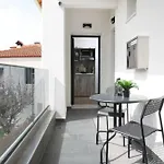 Nioplias Luxury Апарт-отель Пефкохори