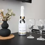 Апарт-отель Nioplias Luxury Пефкохори
