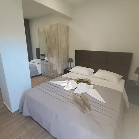 شقة فندقية Nioplias Luxury 3*
