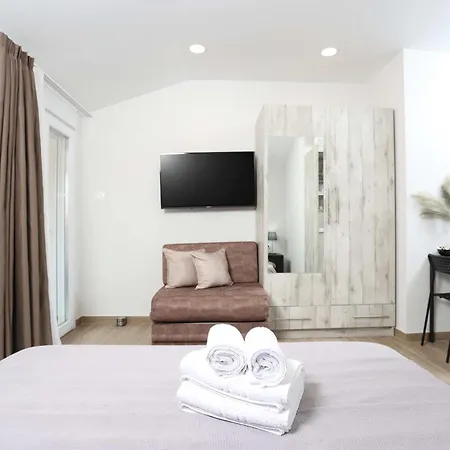 Nioplias Luxury بيفكوهوري
