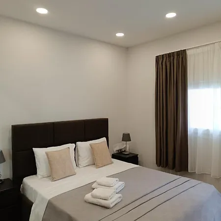 Nioplias Luxury شقة فندقية بيفكوهوري