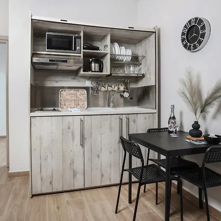 Nioplias Luxury Aparthotel