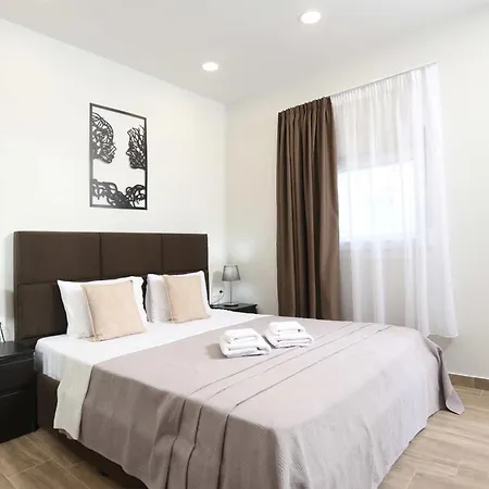 Nioplias Luxury Aparthotel 3*