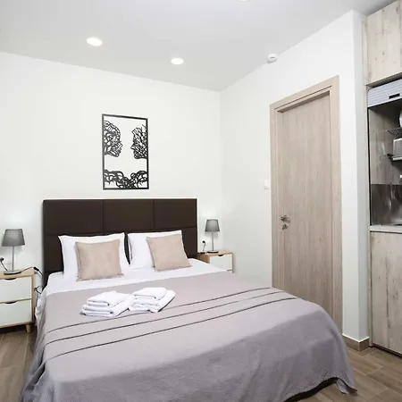 Nioplias Luxury Aparthotel
